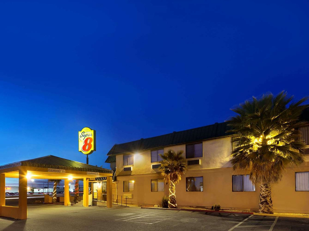 Super 8 by Wyndham Alamogordo主图
