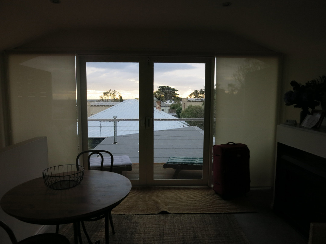 By The Seaside主图