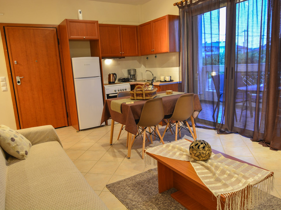 Theoni's Apartments主图