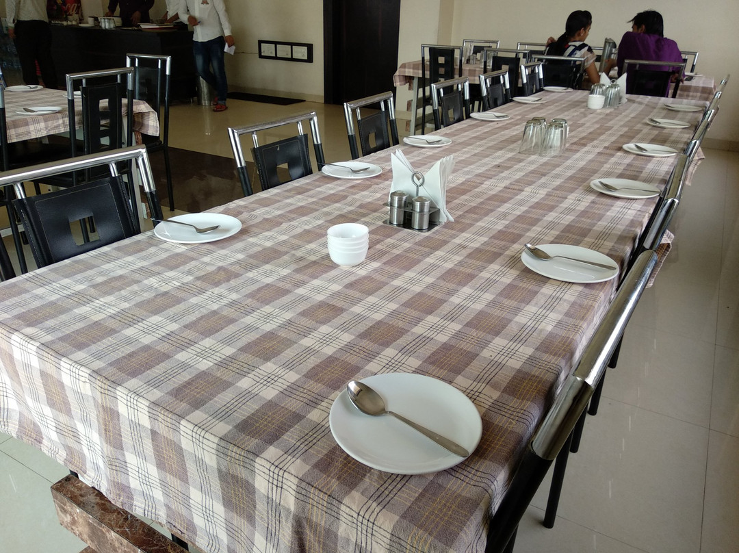 Hotel Devraj Place主图