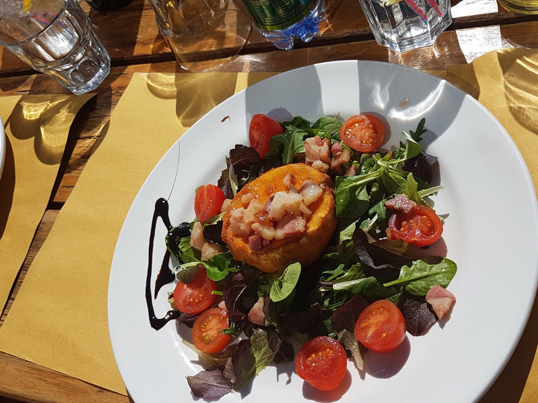 蒙特崔普雷克斯酒店主图