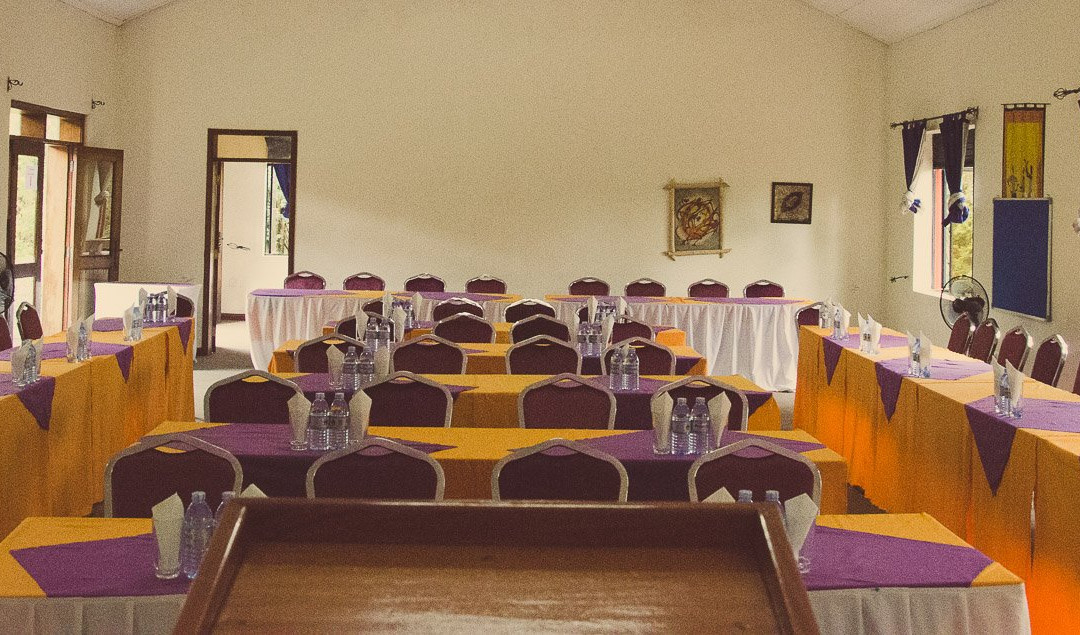 The White Castle主图