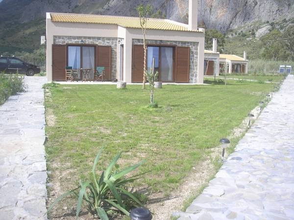 Kryoneri Village