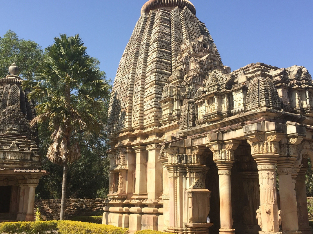 Baroli Temples Complex景点图片