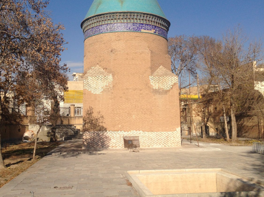 Tomb Hamdullah Mostofi景点图片