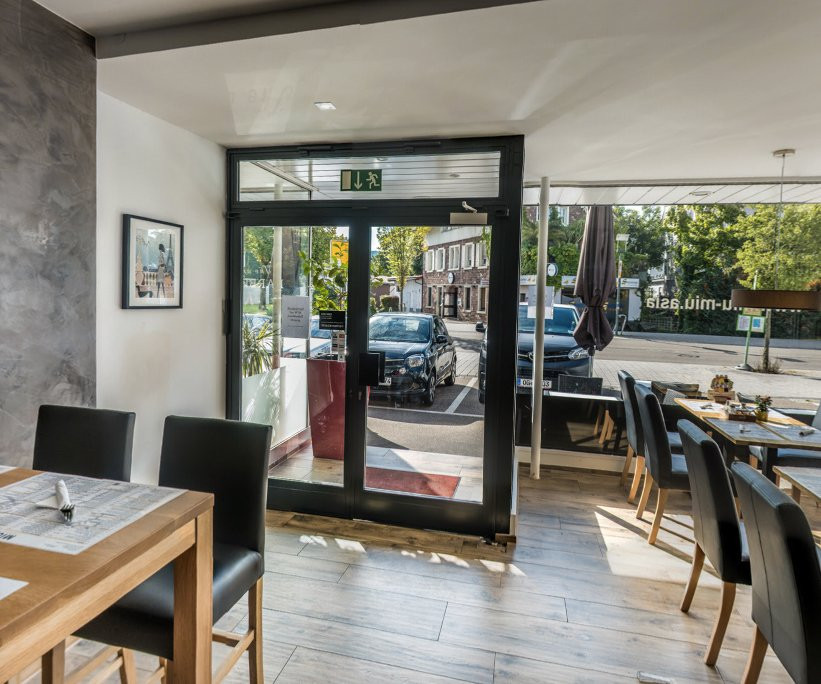 Miu Miu China & Thai Food