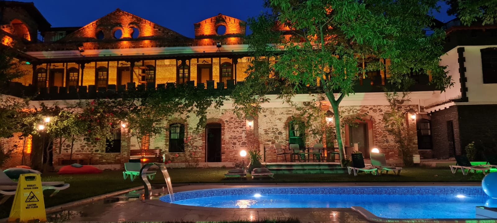 Manastırhan Otel Kazdağları-泳池