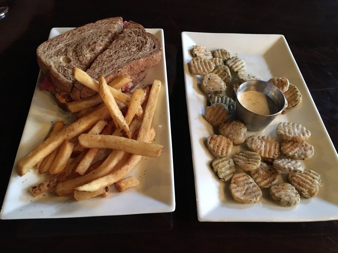 Elmwood餐馆和美食-Ebel's Tavern