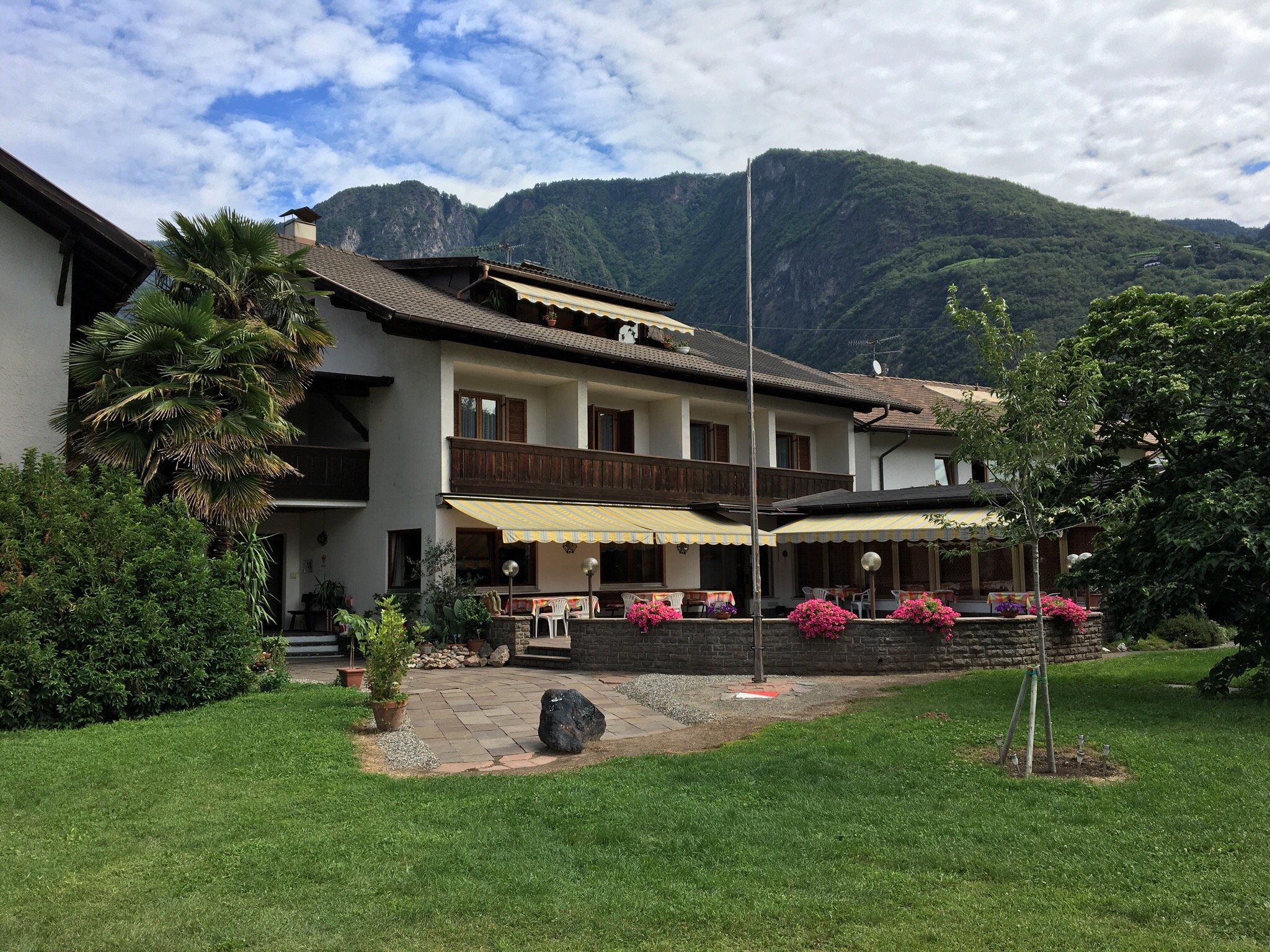 Garni Platzer-官方