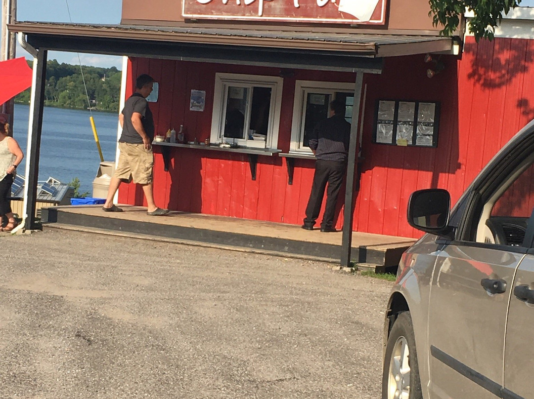 Fort Coulonge餐馆和美食-The Chip Pit