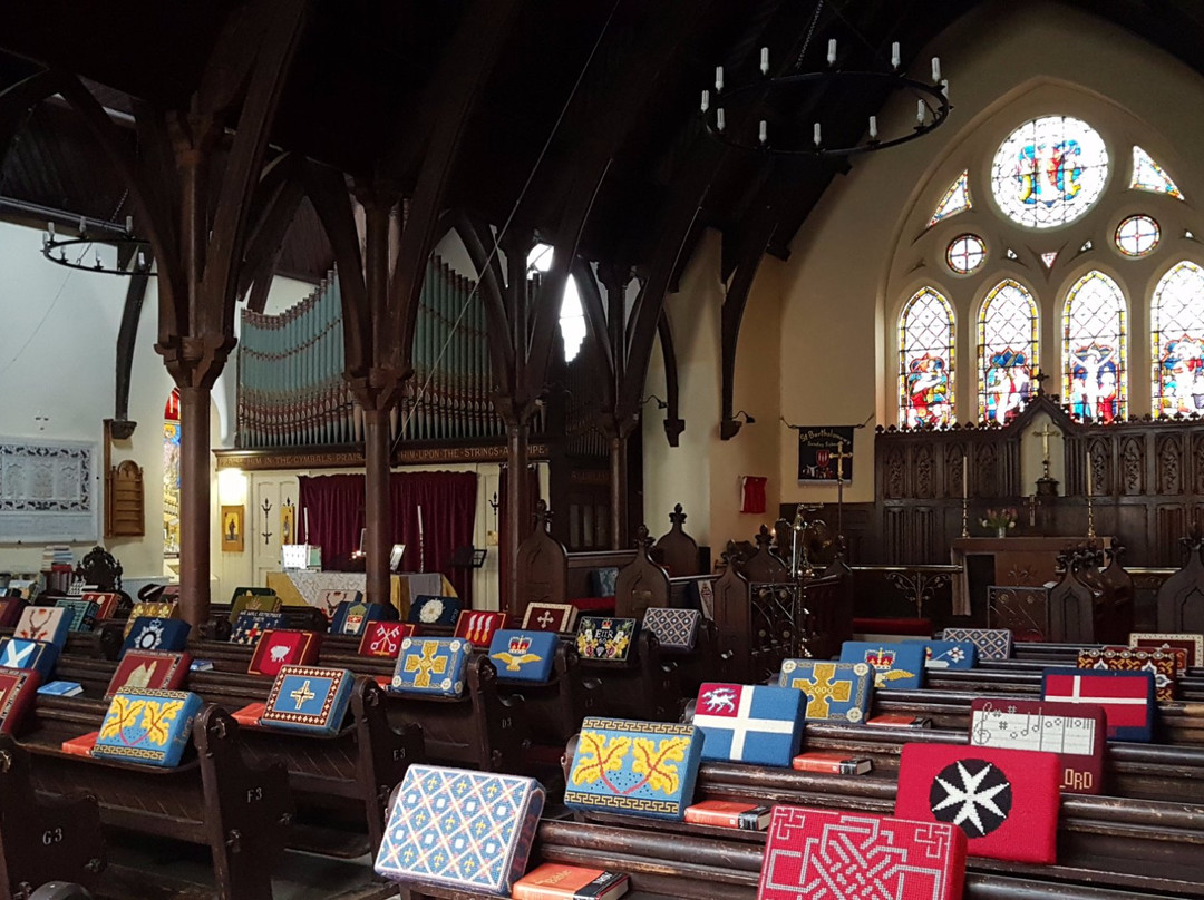Eglise Anglicane Saint Bartholomew-迪纳尔必去景点