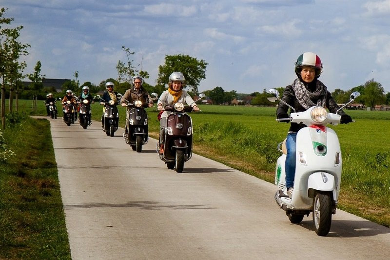 Vespa Rental Kempen-腾尔浩特必去景点