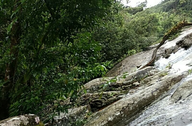 Lage Waterfall-伊利亚贝拉必去景点