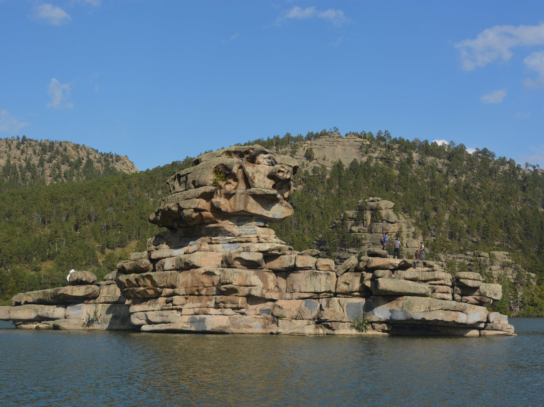 Borovoe旅游景点-Rock Zhumbaktas