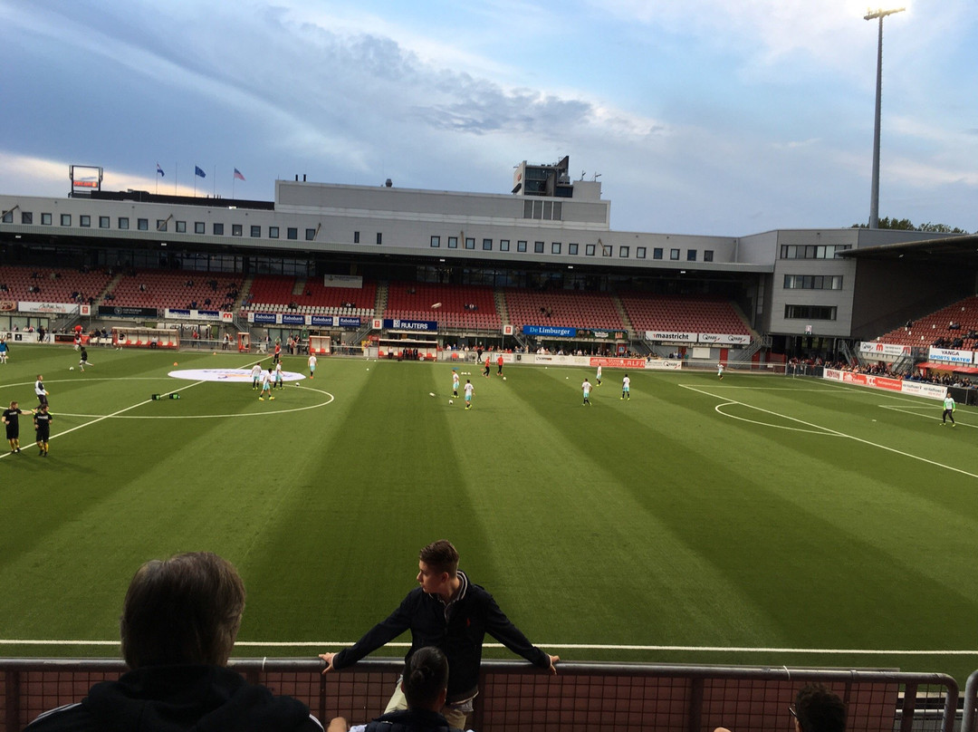 Bemelen旅游景点-Stadium De Geusselt