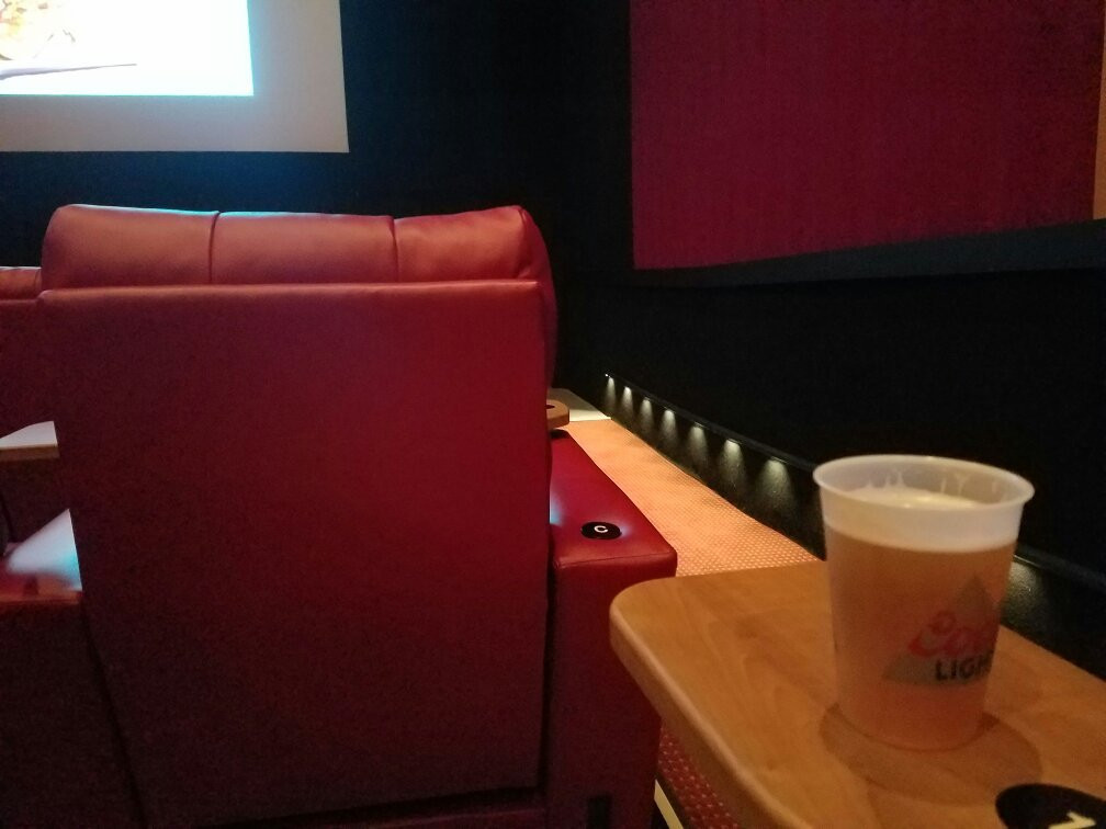 Mystic Luxury Cinema-神秘河必去景点