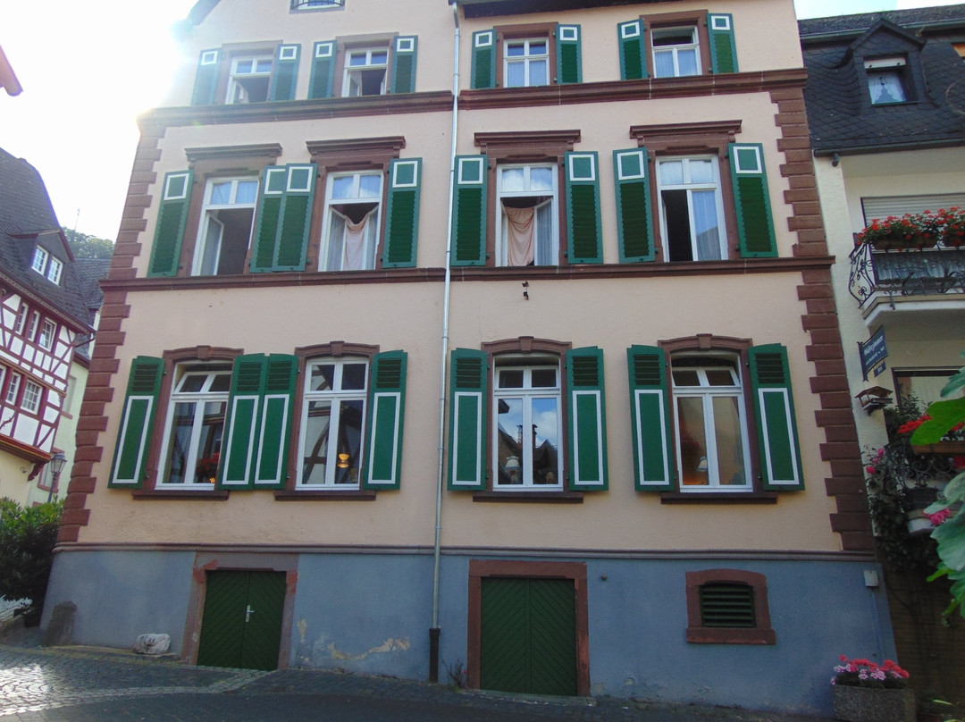 Inn Zum Weissen Roessel