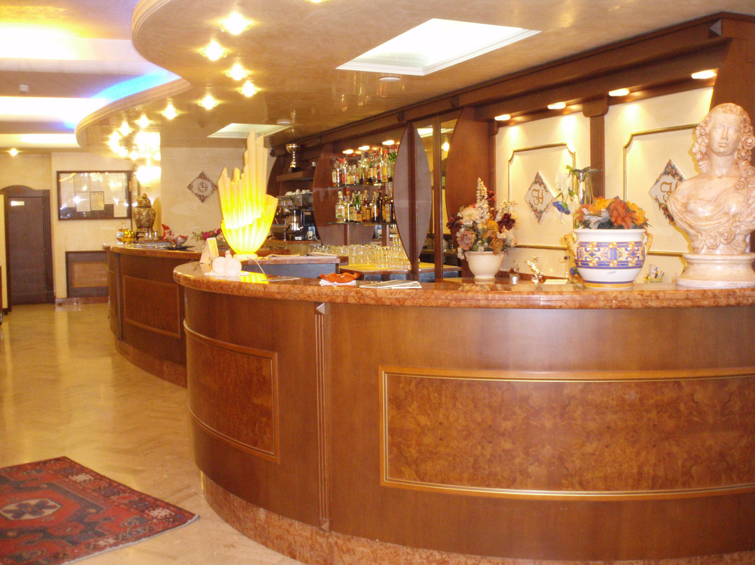 费兰特酒店