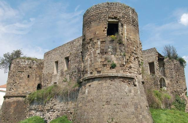 Sito Archeologico Dell'antica Cales景点图片