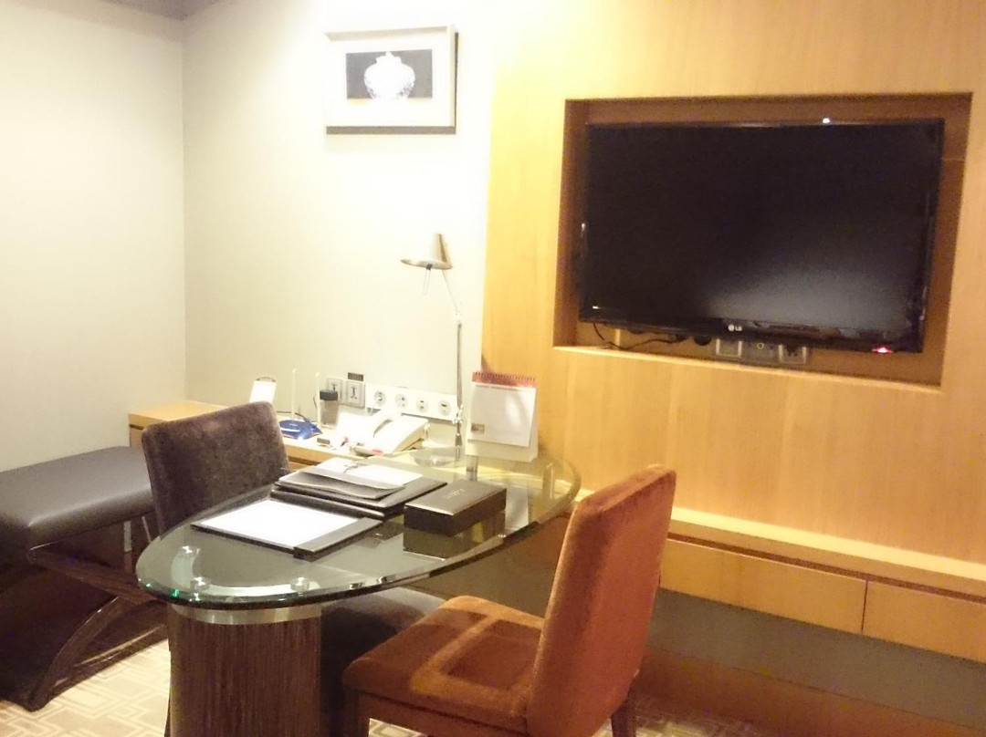 爱乐皇冠假日酒店主图