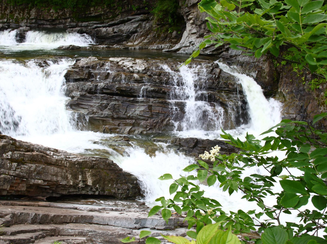 Sandan Falls-芦别市必去景点