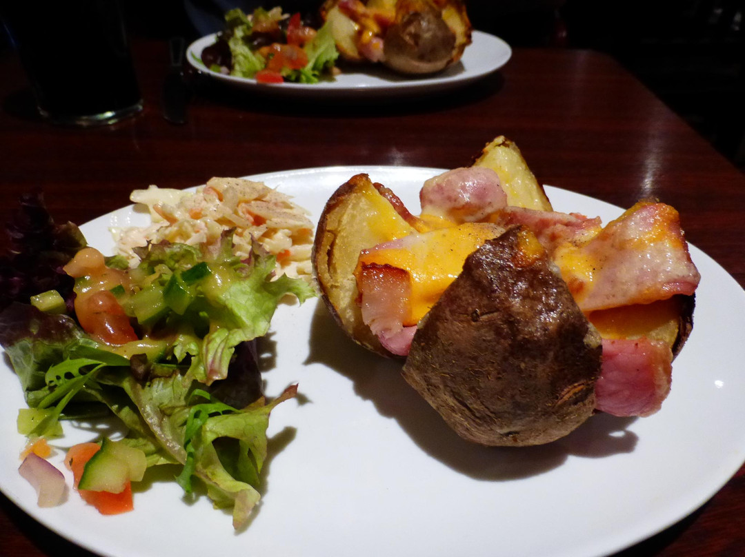 Slieverue餐馆和美食-The Munster Bar