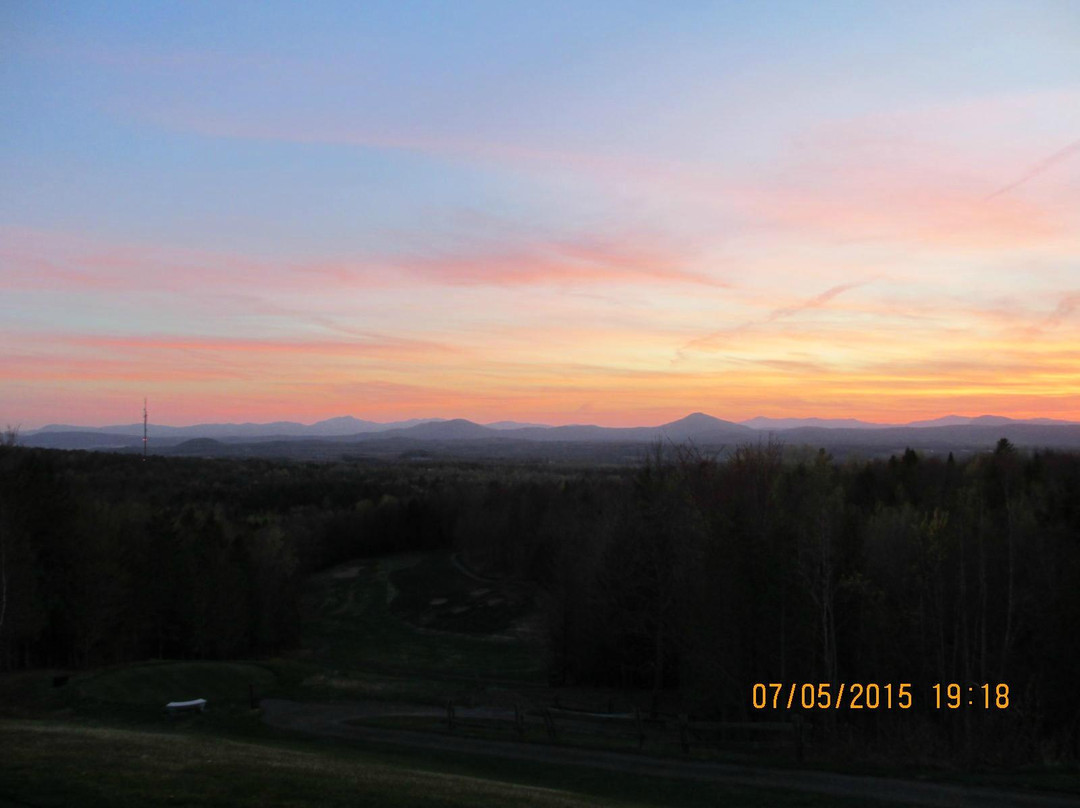 Dufferin Heights Country Club-Stanstead必去景点