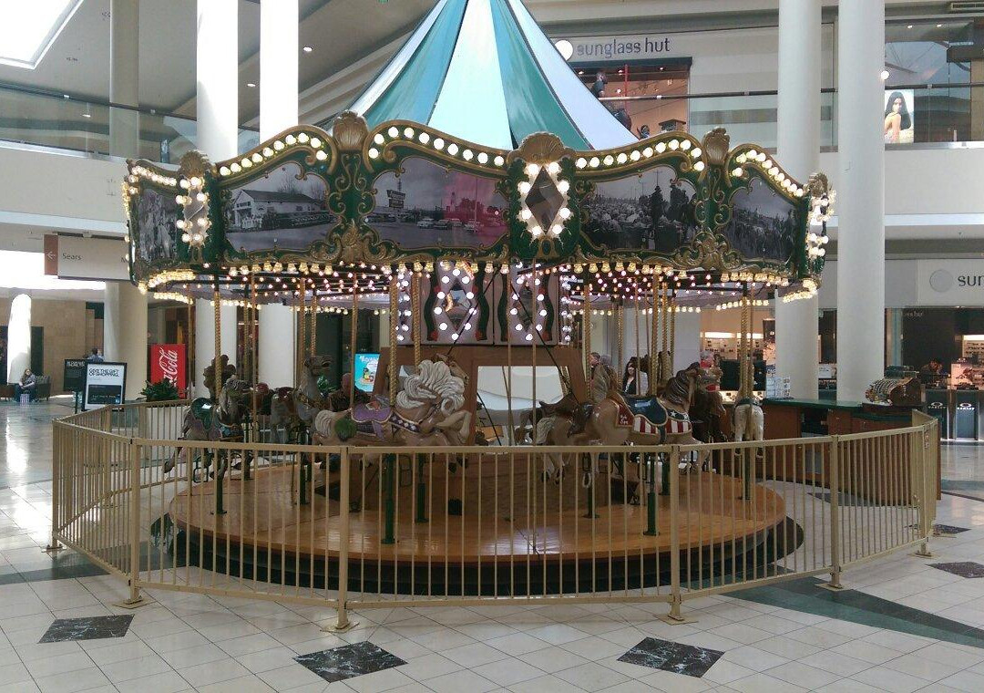 Woodland Hills Mall景点图片