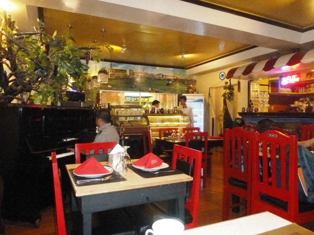 马利仅那餐馆和美食-Bellini's Italian Restaurant