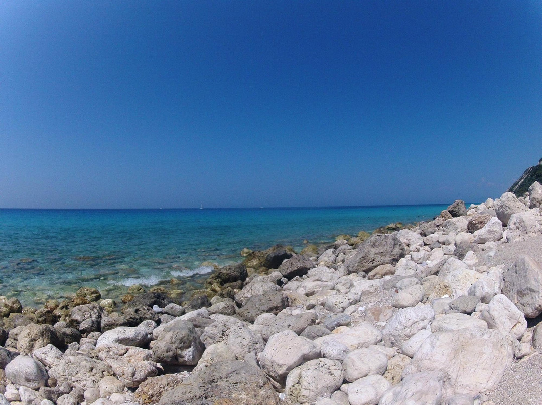 Pefkoulia Beach-莱夫卡扎必去景点