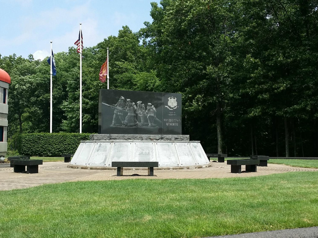 Connecticut Fallen Firefighters Memorial-温莎洛克斯必去景点