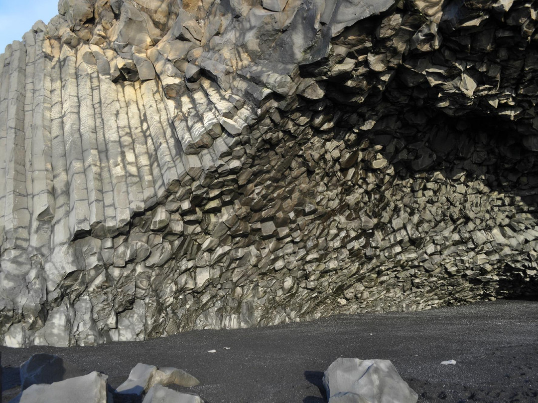 Reynisfjara Beach景点图片