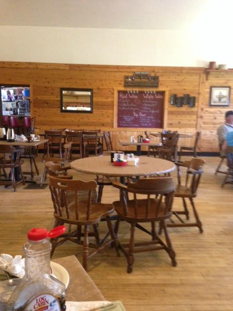 White Lake餐馆和美食-Old Town Hall Restaurant & Bar