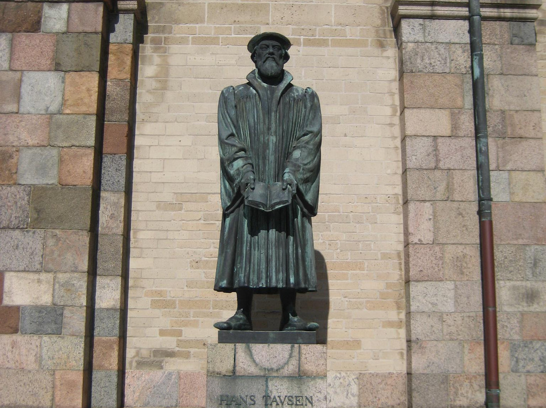 Statue Hans Tausen景点图片