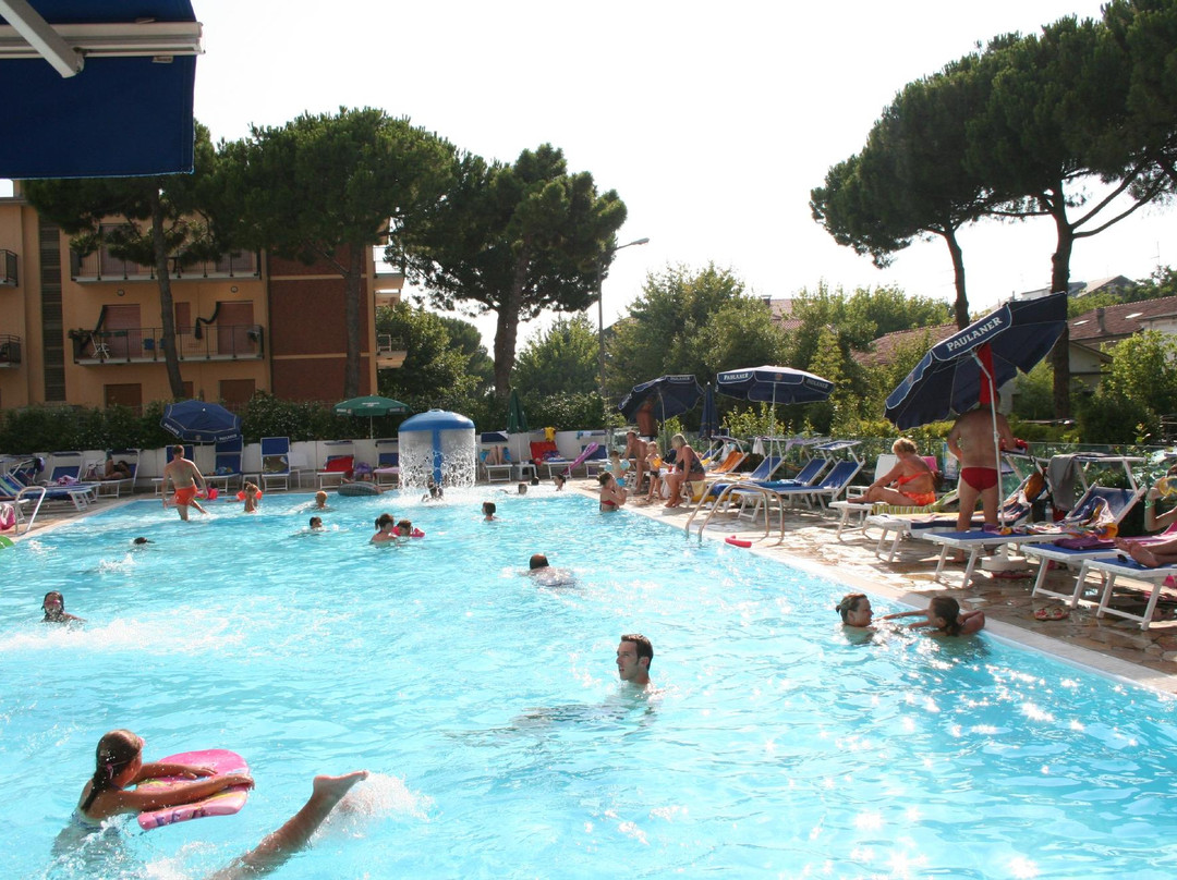 Piscina Riscaldata Buratti-Pinarella必去景点