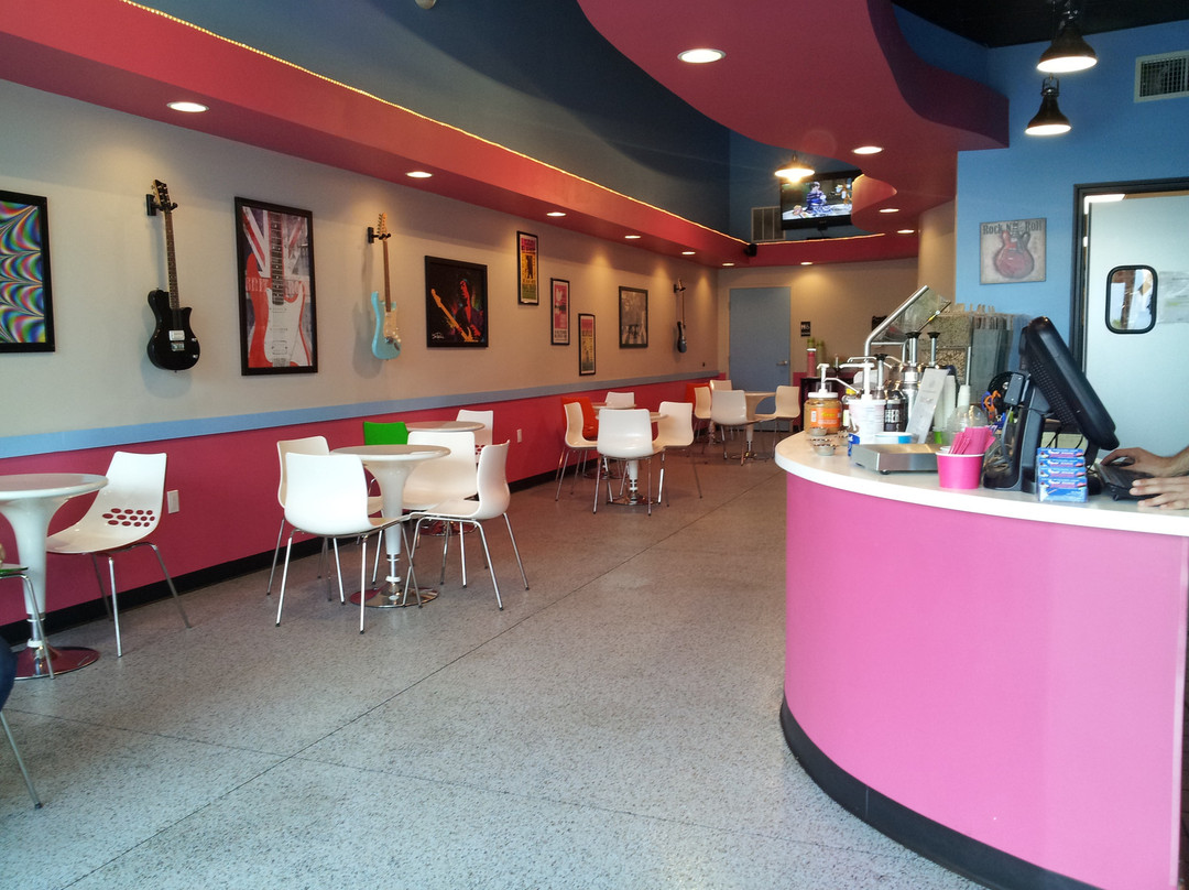 YoDaddio Frozen Yogurt