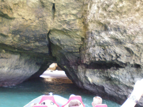 Black Runner-阿尔布赞拉必去景点