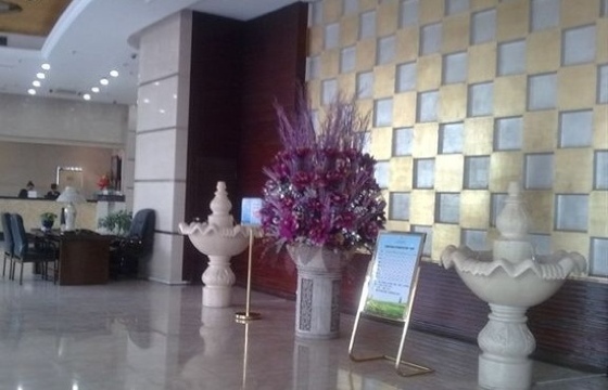 西安水晶岛酒店（省体育馆地铁站高新万达ONE店）-客卧