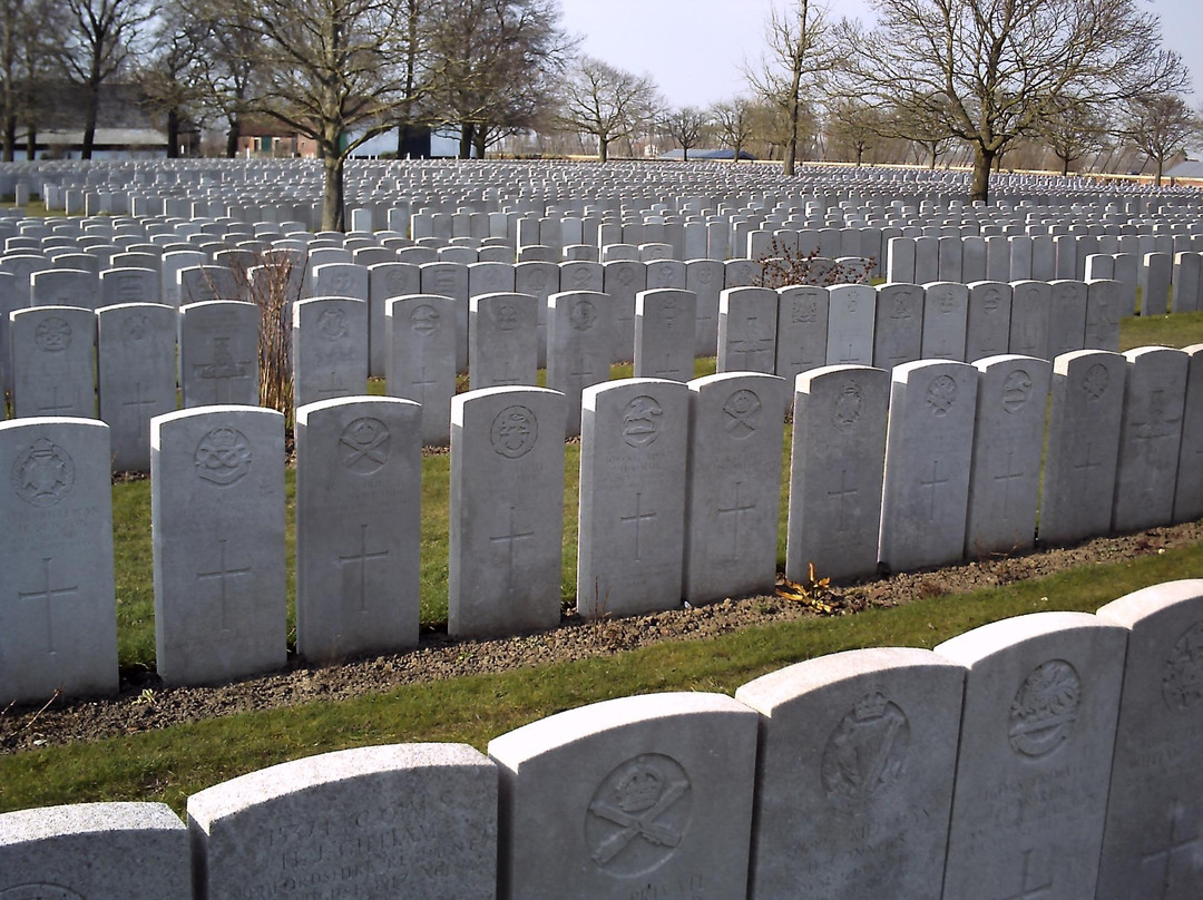 Lijssenthoek Military Cemetery-波佩林格必去景点