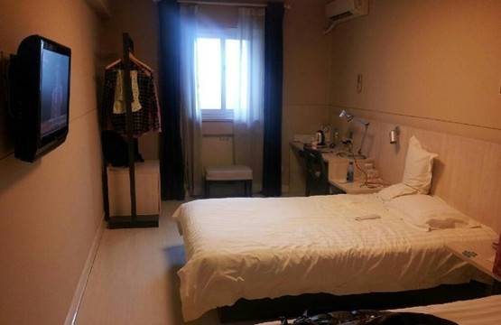 上海北外滩长阳路亚朵酒店主图