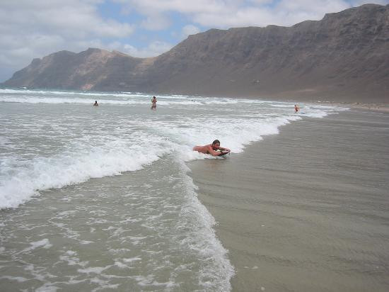 Famara Beach-兰萨罗特必去景点