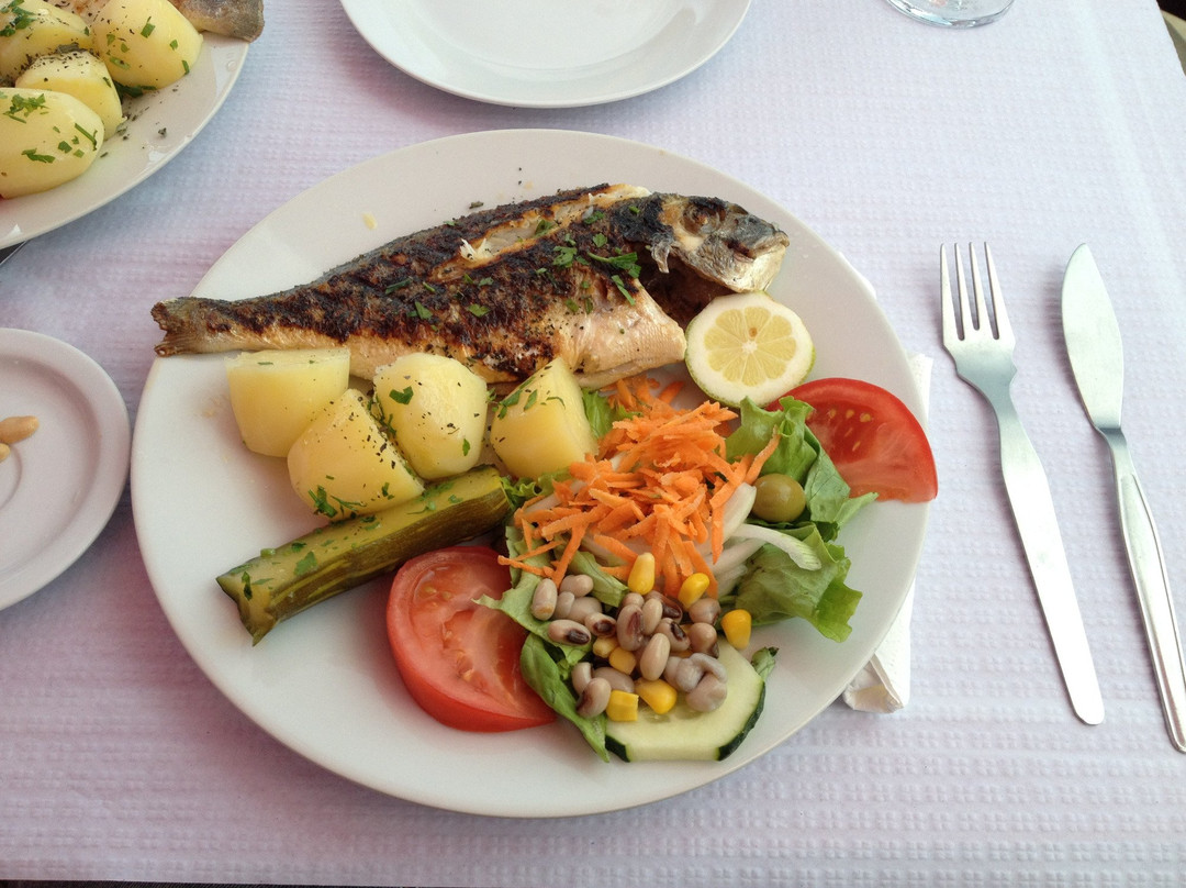 Porto da Cruz餐馆和美食-Snack Bar Piscinas