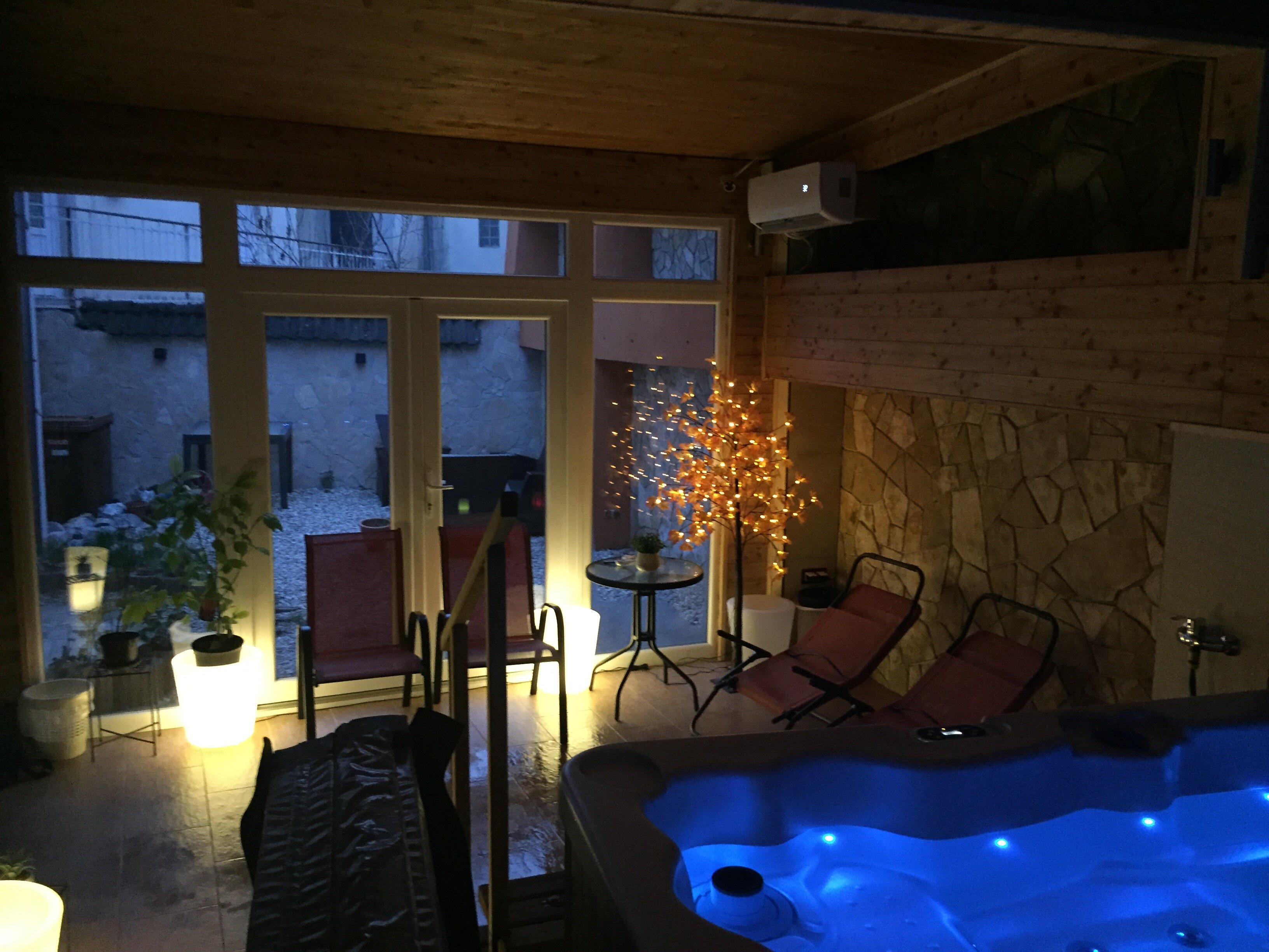 Vulkán Wellness Panzió-泳池