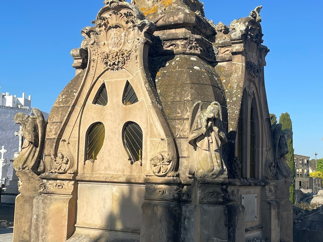 Modernist Cemetery景点图片