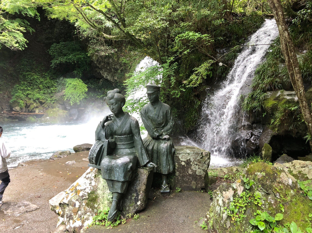 Fist View waterfalls-河津町必去景点