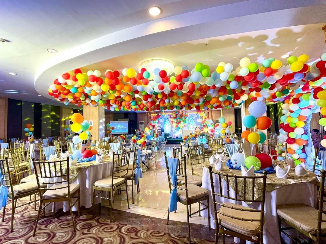 The Plaza Hotel Balanga City主图