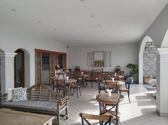 Serenity by the Sea主图