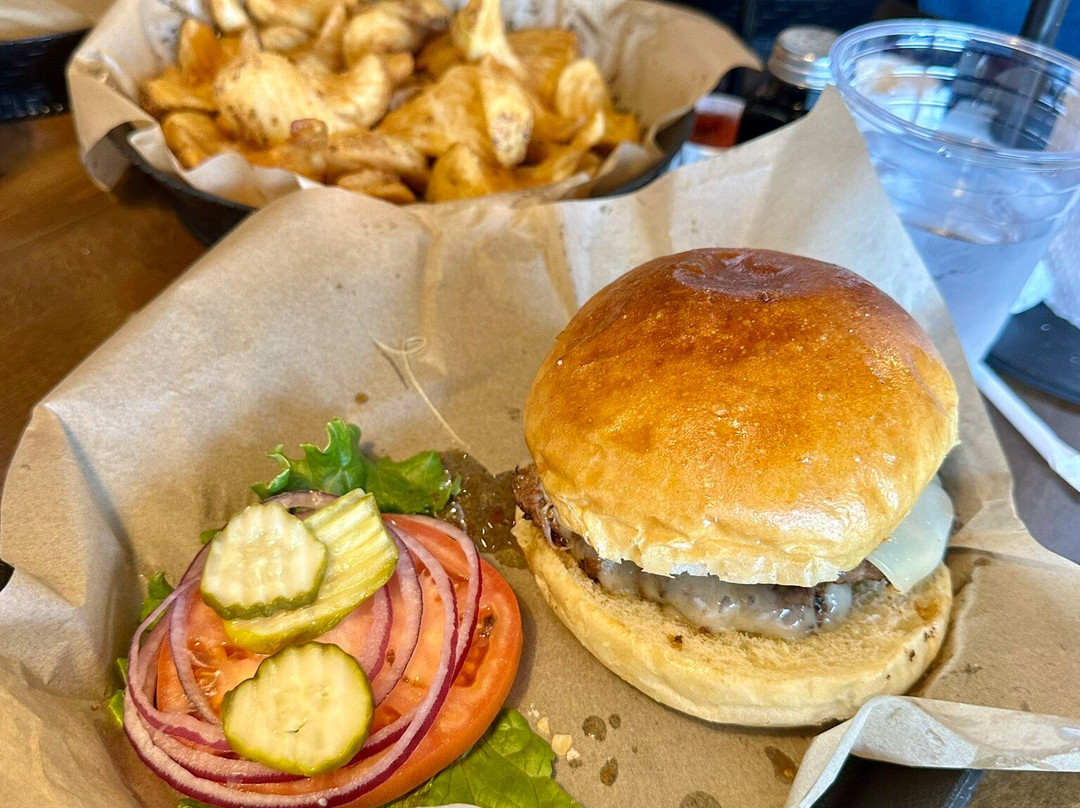 Apple Valley Mountain Village-汤森必去景点