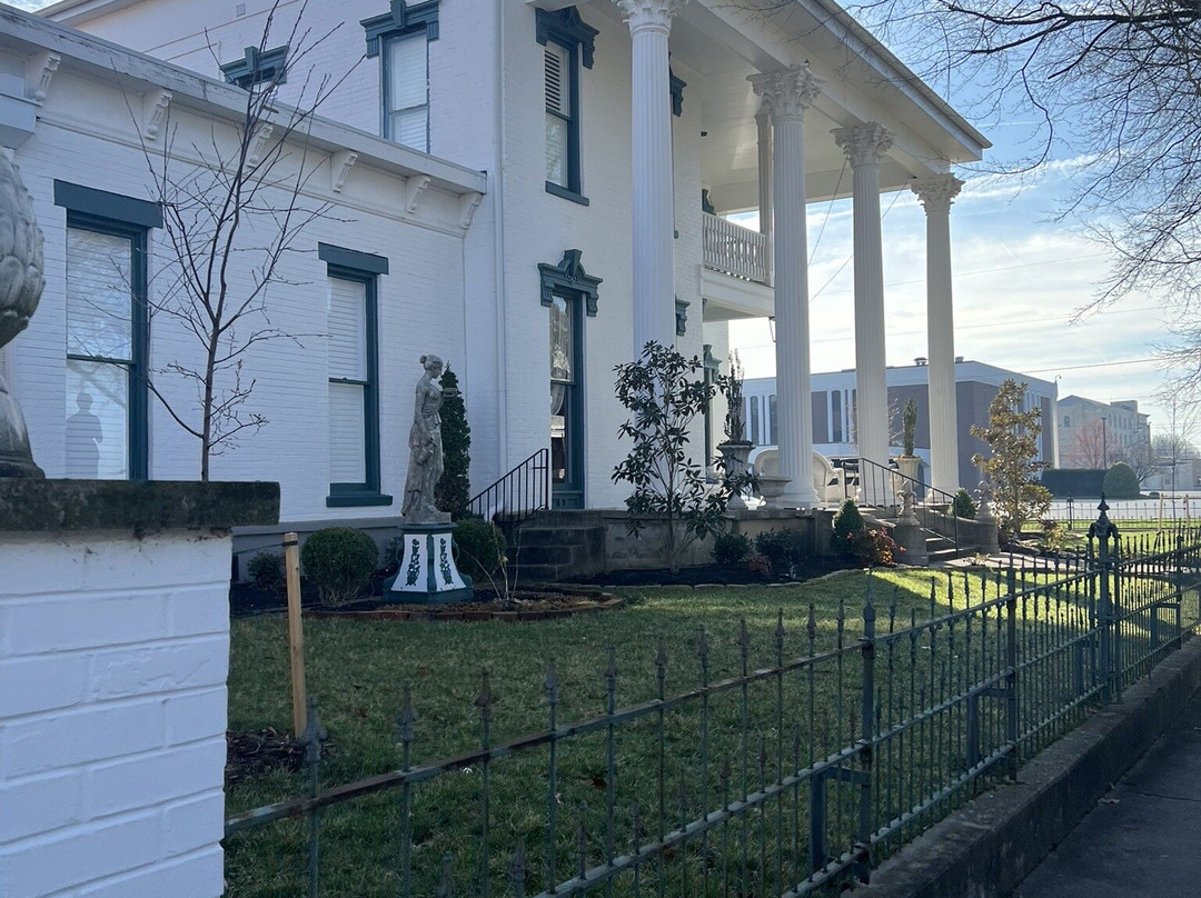 Belle Louise Historic Bed & Breakfast主图