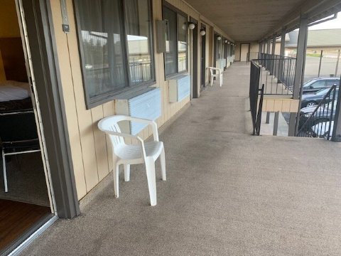 勒朋红狮套房旅馆-官方